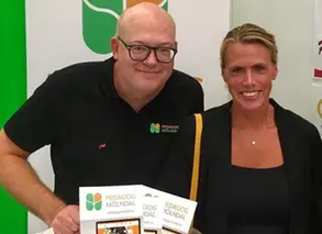 redaktionen i monter på bokmässan för ett antal år sedan